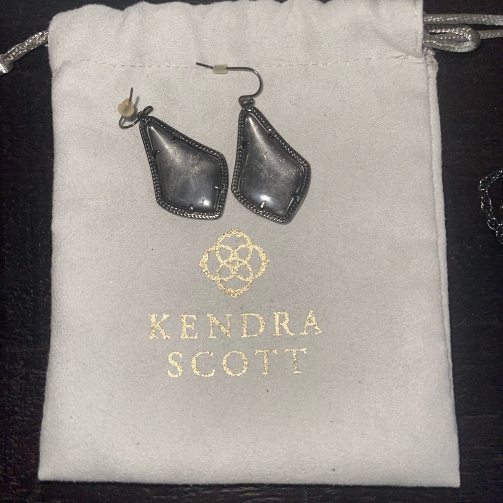 Kendra Scott Tear Drop Earrings
